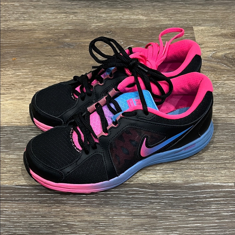 Dual Fusion Nike Women shoes